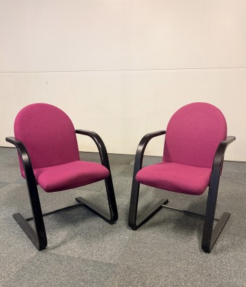 Stolar 2st med lila beklädnad